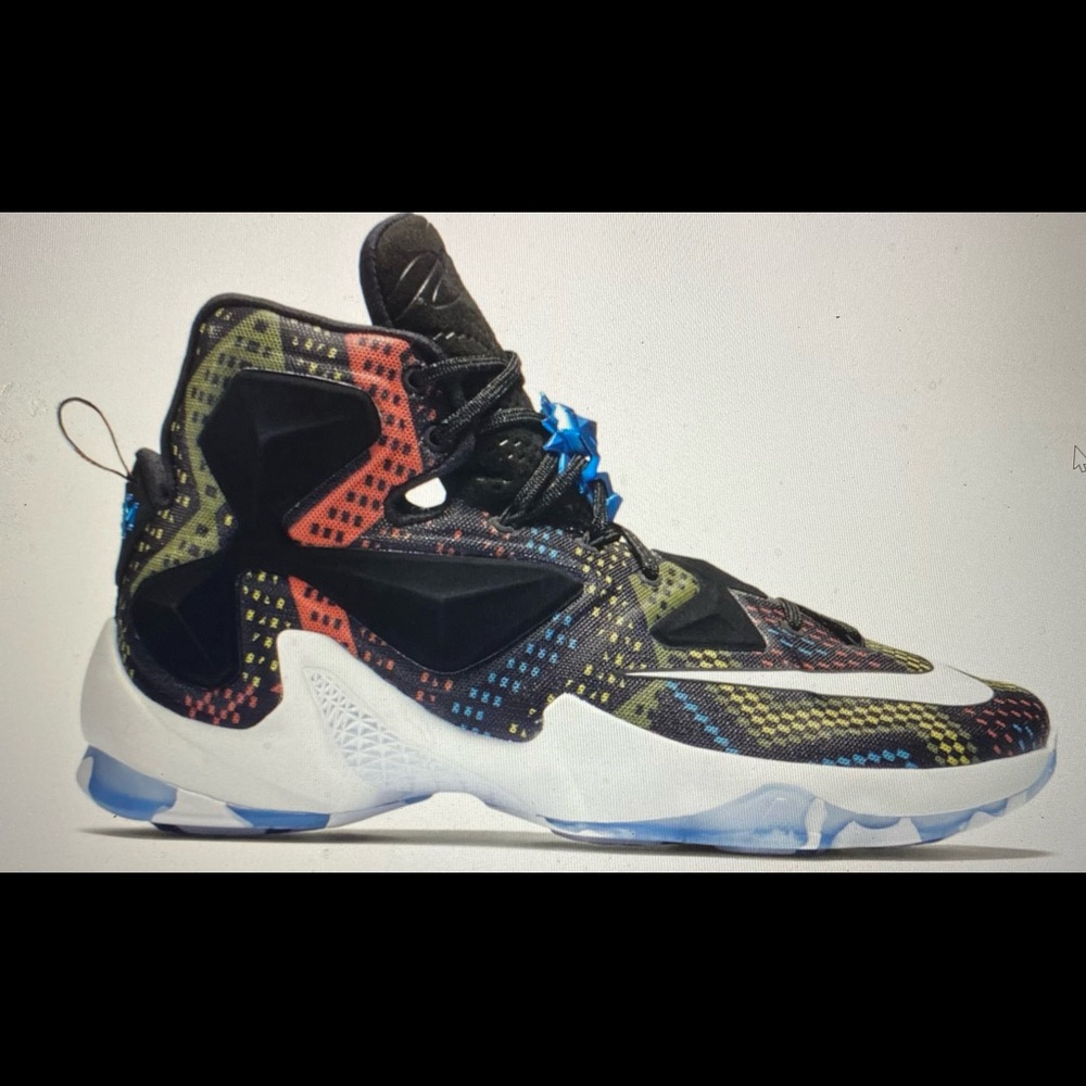 NIKE LEBRON JAMES SNEAKERS